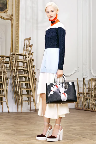 Look 19